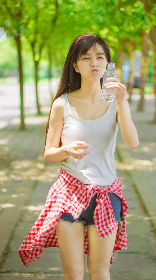 女篮比赛惊险上演，女队获得关键胜利，女篮战果